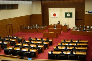 @本会議場_R.jpg